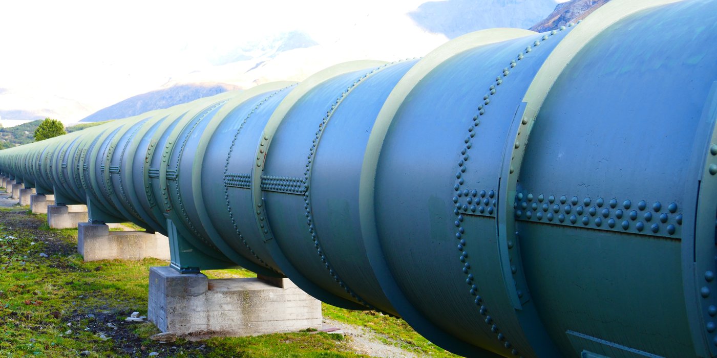 Large pressurised water pipeline